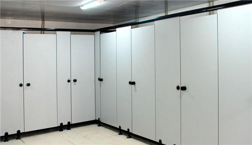 卫生间隔断材料用什么好   常用的卫生间隔断材料有哪些