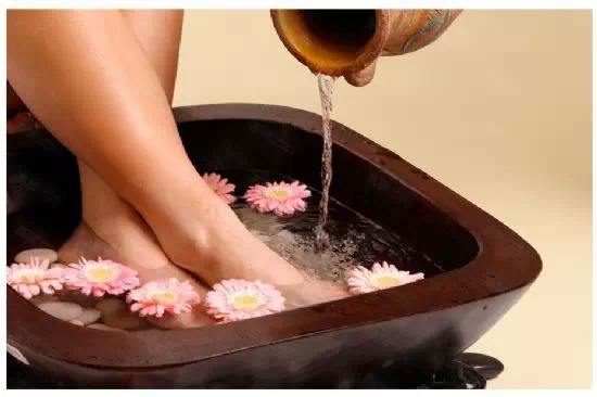 明矾泡脚的功效与方法 明矾泡脚的副作用