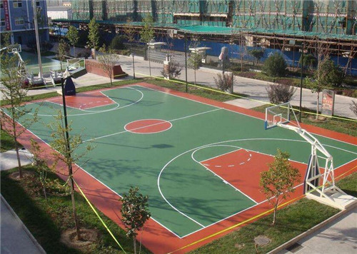 一个塑胶篮球场造价多少