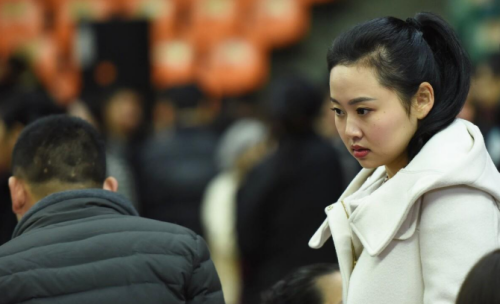 男朋友不主动联系你说明什么 男人不主动联系你怎么办