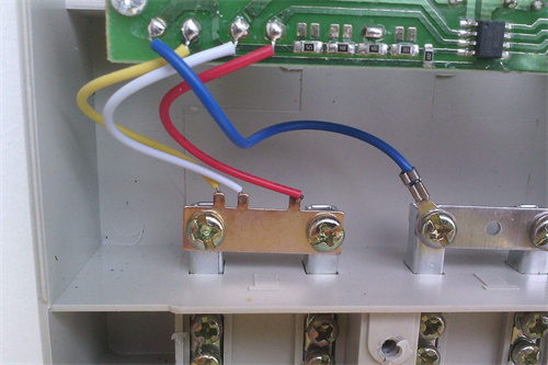 白线是零线还是火线