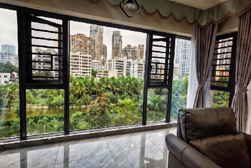 封阳台的玻璃大概多少钱一平方啊