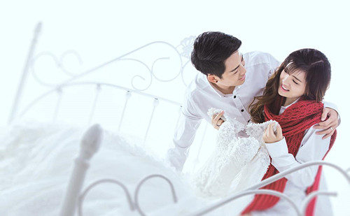 情侣艺术照怎么选服装  情侣拍艺术照多少钱