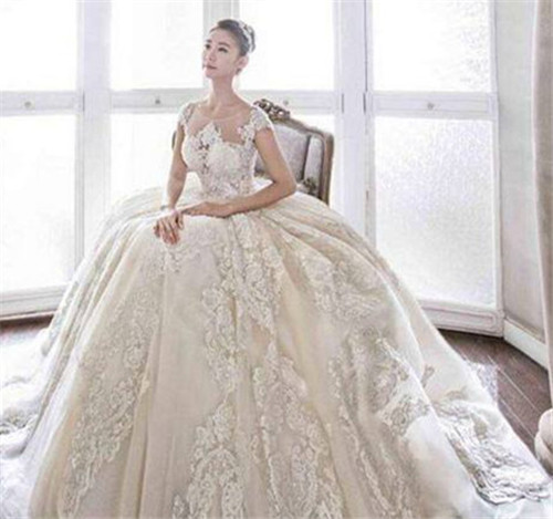 北京婚纱定制五千元够吗 在北京可以去哪里定制婚纱