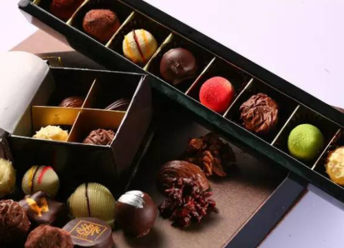 女生收了巧克力算是暗示吗 男生给女生送巧克力有哪些含义