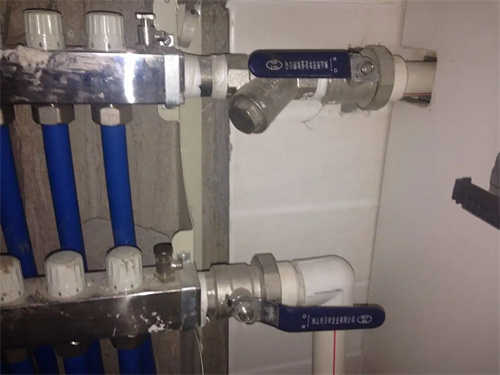 地暖可以用防冻液代替水吗