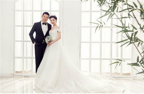 拍立体婚纱照的完美姿势推荐  怎么拍摄完美立体婚纱照