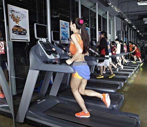 怎样利用跑步机减肥 跑步机减肥有效攻略