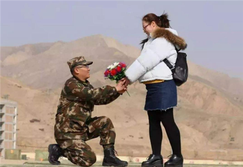 当兵有女朋友要上报吗 男朋友去当兵五年值得等吗