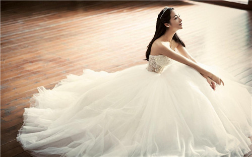 北京婚纱礼服定制哪家好  北京婚纱定制品牌推荐