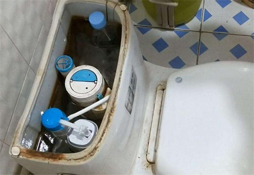 马桶水箱水满漏水原因及解决办法有哪些