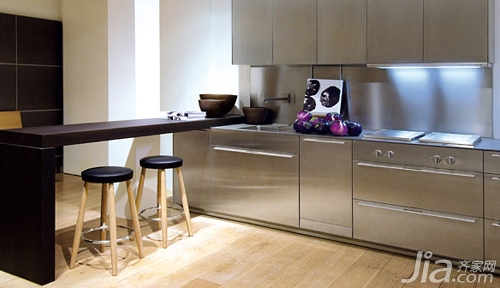 不锈钢橱柜好吗 不锈钢橱柜的优缺点