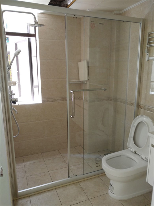 如何选购淋浴房