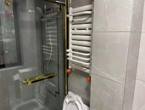 卫生间小背篓漏水怎么处理