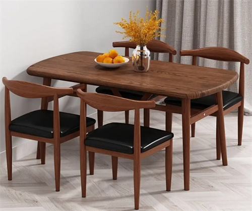 餐桌4把椅子好还是6把好