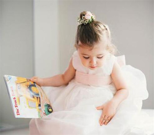 女花童发型图片大全  花童发型怎么设计好看