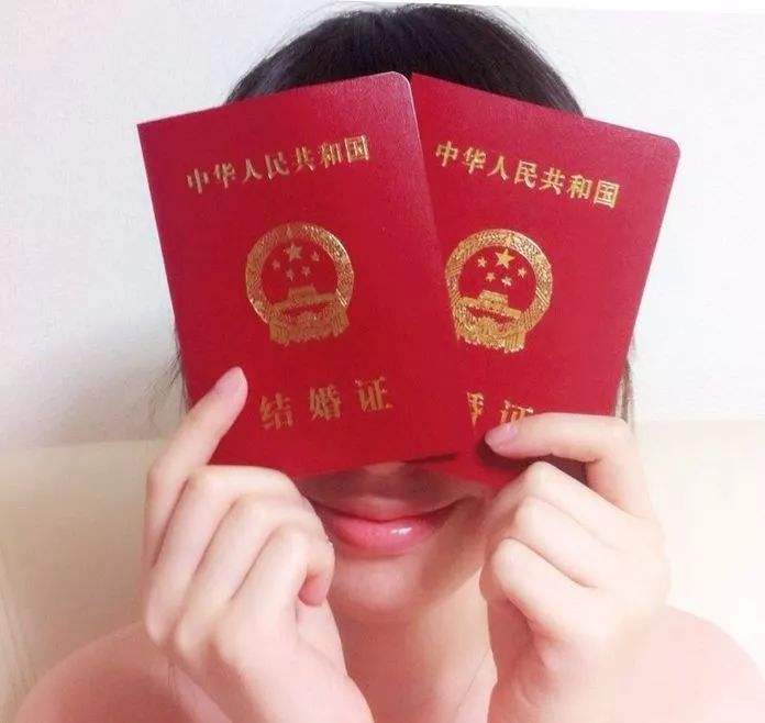 2020晒结婚证的简短句子 领证完了如何发朋友圈
