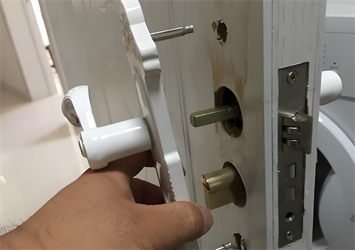 门锁怎么拆下来