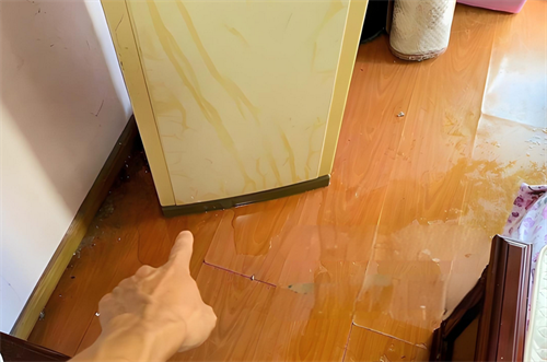 柜机空调内机漏水出来是怎么回事