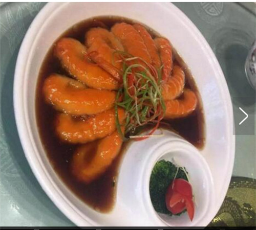 婚宴上28道素菜  每一道菜都栩栩如生价格不菲