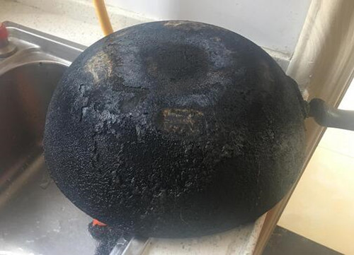 麦饭石锅烧糊了上面黑的怎么去掉