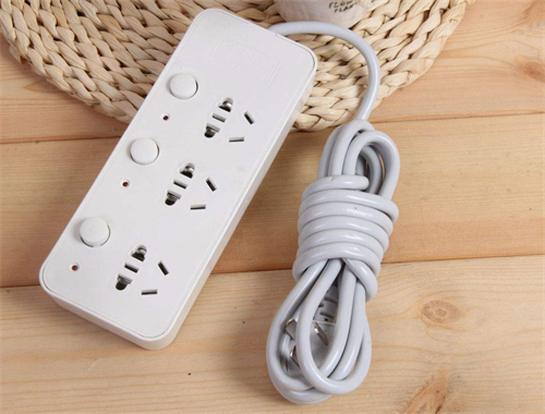 公牛插座三根线怎么接