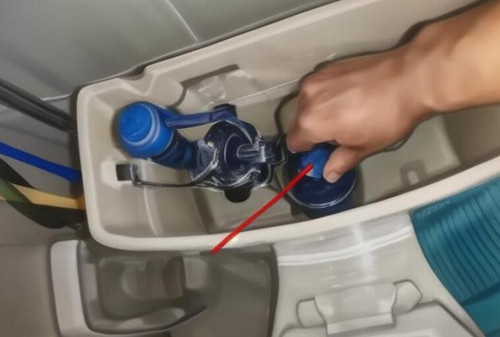 电动马桶不冲水解决方法