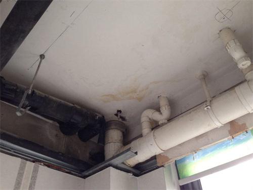 刚建好的房子楼面漏水正常吗