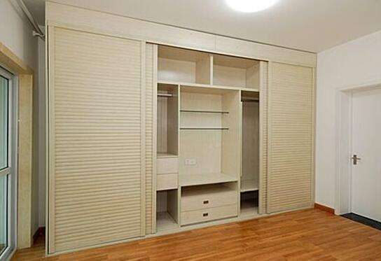 加盟定制衣柜品牌代理费多少 不同区域的价格一样吗