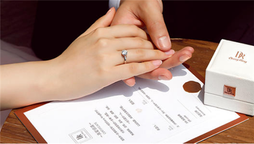 买了dr钻戒还能买别的牌子吗 男生送女生不同戒指寓意