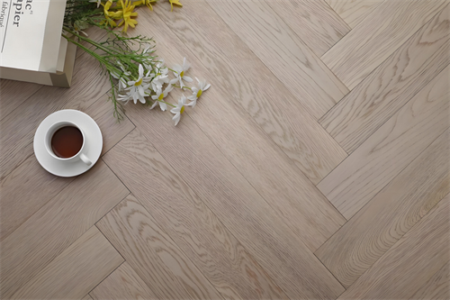 防腐木地板包工包料多少钱一平方米呢