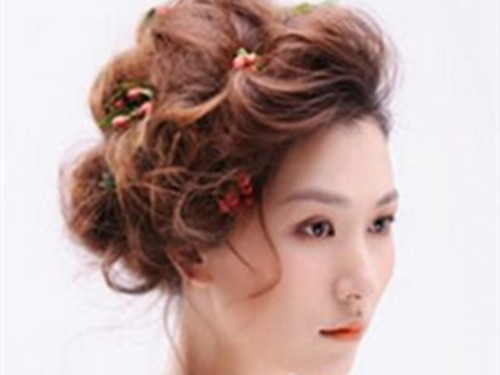 简单新娘发型步骤图解  2017简单新娘发型推荐