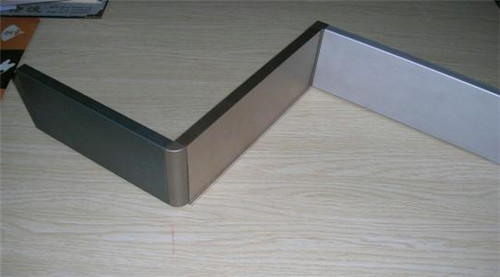 不同材质踢脚线的价格   五大常用踢脚线的价格