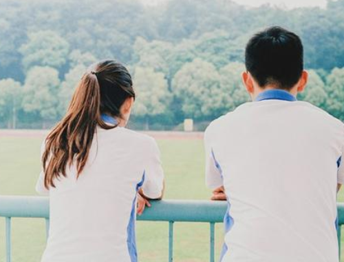 大学生谈恋爱的利与弊 大学生谈恋爱弊大于利吗