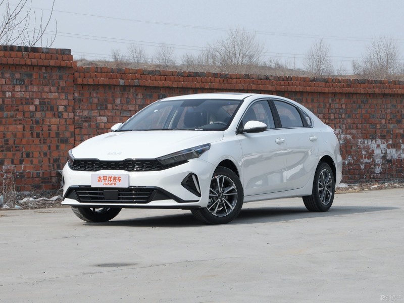 起亚K3新车的空间表现怎么样？有没有后排和后备箱的实拍图片可以参考？