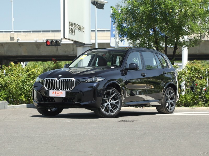 奥迪 Q8 和宝马 X5 的动力性能哪个更强？