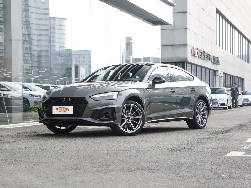 奥迪 S5 敞篷版的价格中包含哪些附加费用？